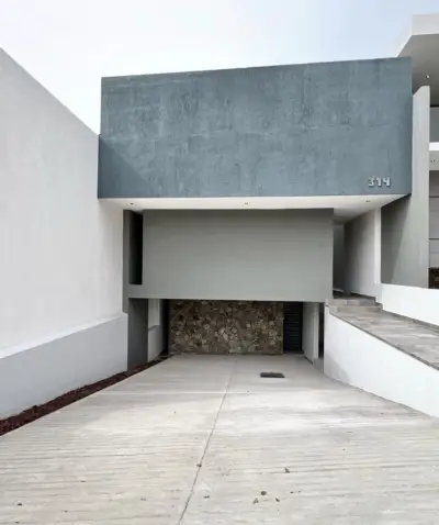Lomas punta del este | 3 niveles | jardín y alberca | 3 recá