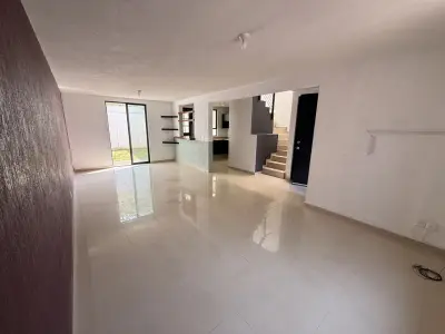 Casa en venta en Tlajomulco de Zúñiga - foto 2