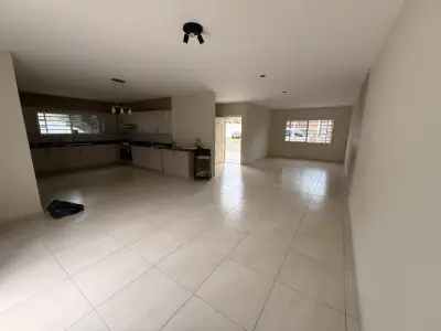 Casa en venta en Tlajomulco de Zúñiga - foto 4
