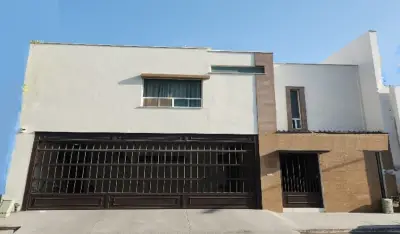 Casa en venta en Monterrey - foto 2