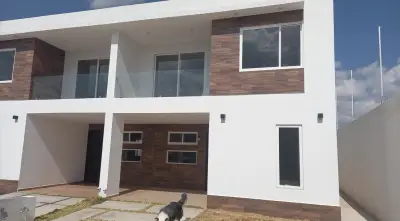 Casa nueva dos niveles