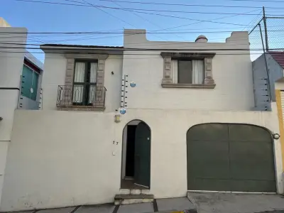 Casa calle tchaikovsky col. La loma Morelia Michoacan