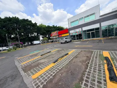 Local comercial en venta en Guadalajara - foto 5