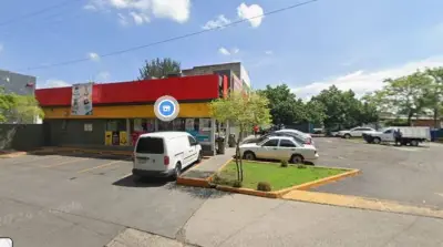Plaza comercial con locales en venta