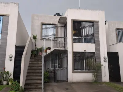 Casa en venta  en fraccionamiento valle de los encinos