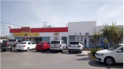 Local comercial en renta en El Marqués - foto 2