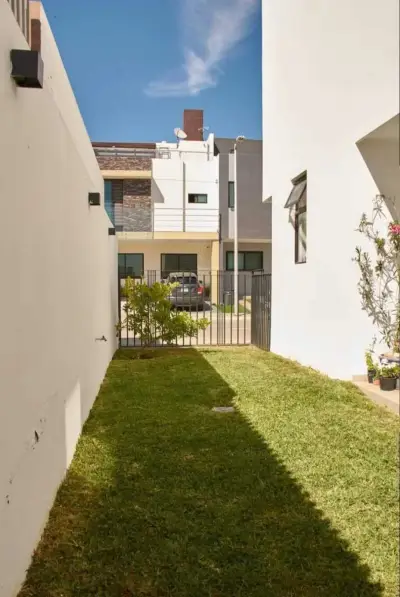 Casa en venta en Zapopan - foto 2