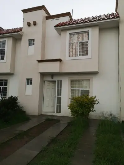 Casa en renta en la cartuja con recamara en planta baja