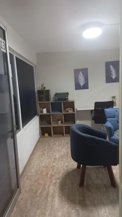 Oficina ideal para psicólogos ó terapeutas con 1 mesa de tra
