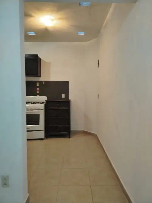 Vendo bonita casa cerca de  importante zona comercial en qro