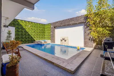 Casa en venta con alberca en lomas del matamoros