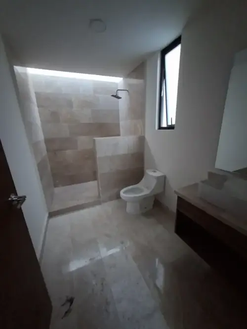 Casa amplia en privada con amenidades