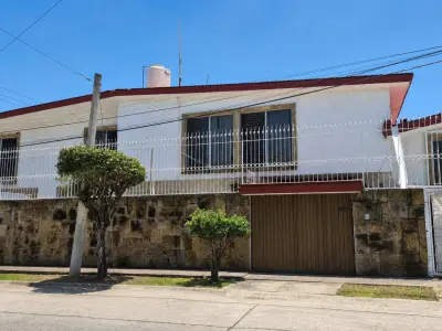 Casa en venta en Guadalajara - foto 2