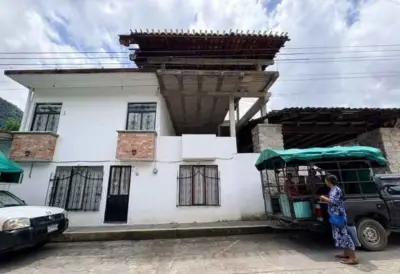 Remato casa en el Centro de zapotitlan de mendez, Puebla.