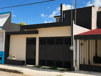 Venta de casa en pensiones merida Yucatan ampilia y comodad