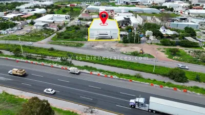Renta bodega en el conin sobre autopista méxico-Querétaro