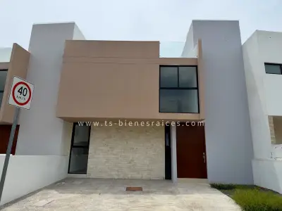 Casa nueva en venta en el refugio Querétaro