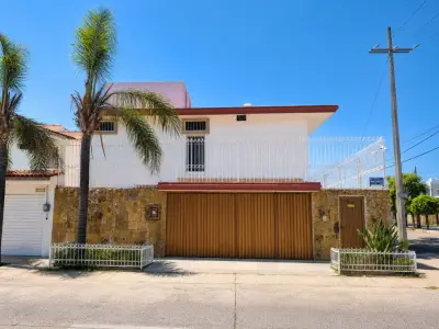 Casa en renta, en bosques de la Victoria