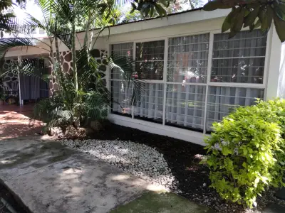 Casa en condominio con alberca en jardines de Cuernavaca