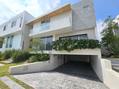Casa en venta en puerta las lomas | Zapopan