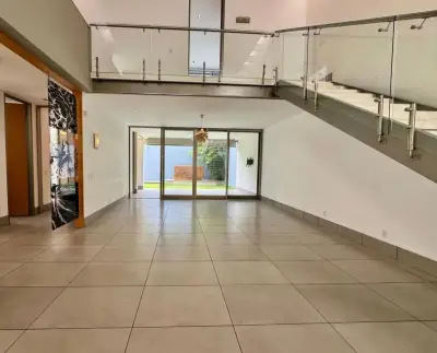 Casa en venta en Zapopan - foto 2