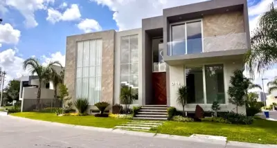 Villa verona | residencia en venta en puerta de hierro, zapo