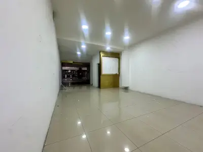 Local comercial en renta en Guadalajara - foto 4