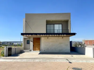 Casa en venta dentro de valles campanario norte, Querétaro