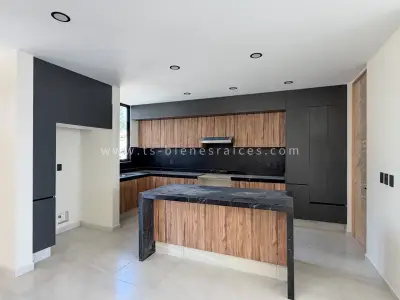 Casa en venta en El Marqués - foto 3