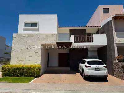 Lomas la vista en la vista residencial casa en venta sobre