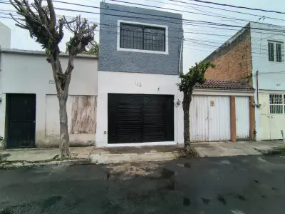 Excelente ubicación en la colonia mezquitan