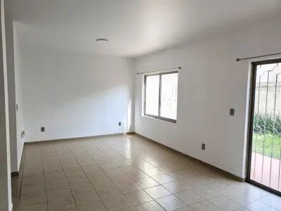 Casa en renta en Tlajomulco de Zúñiga - foto 2