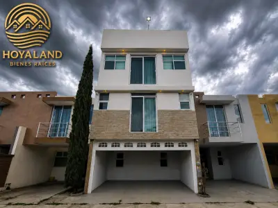 Se vende casa en privada de jhoana, Guadalupe, Zacatecas.