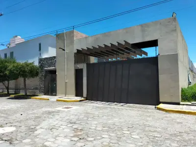 Remato bonita casa en condominio en Zinacantepec edo. Mex.