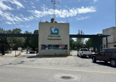 Remato casa en club de golf Tequisquiapan. Sin posesión.