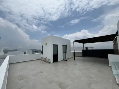 Casa con roof garden en residencial
