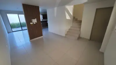 Casa en renta en García - foto 2