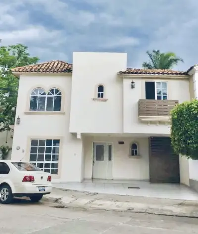 Hermosa casa en venta en estancia las moras | por blvd. Hida