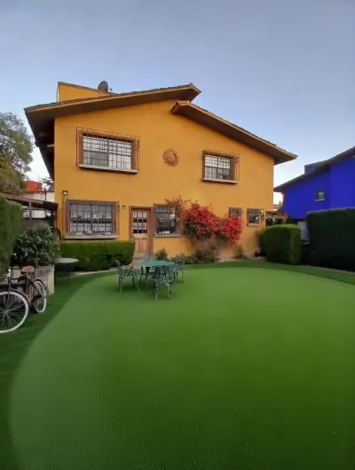 Casa en Metepec con amplio jardín en los vitrales