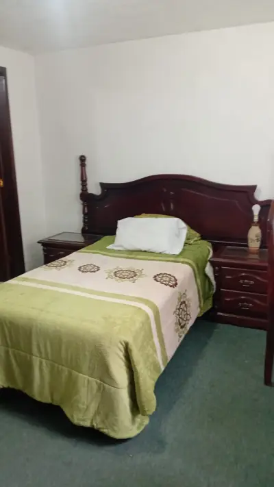Habitación amueblada