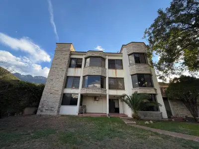 Casa en venta en San Pedro Garza García - foto 2