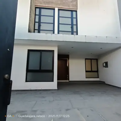 Casa en venta en Guadalajara - foto 2