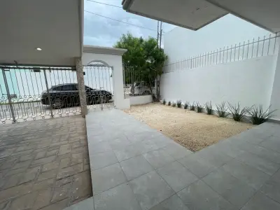 Renta dde casa en la col. México norte merida Yucatan