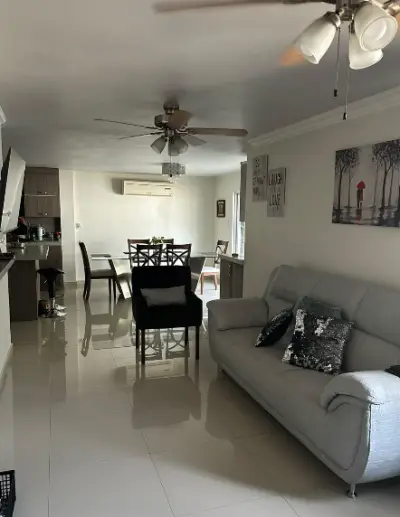Casa en esquina amplia con palapa y jardin