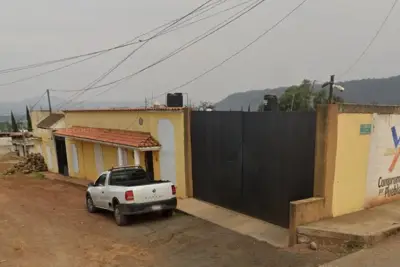 Remato casa con gran terreno sin posesión en ahuazotepec