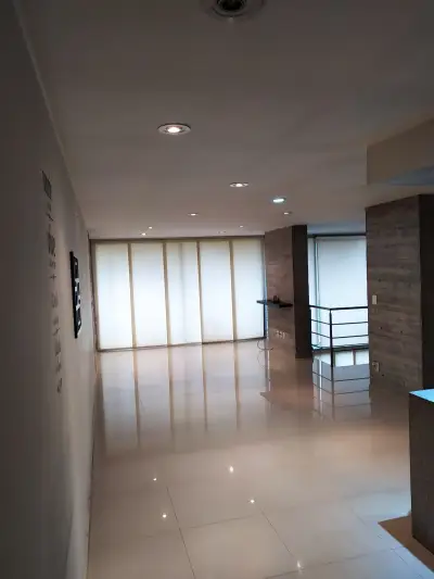Departamento de 2 niveles, 2 terrazas y 2 estacionamientos