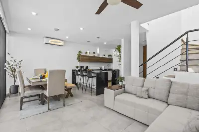 Corales: casa con jardín y alberca privada