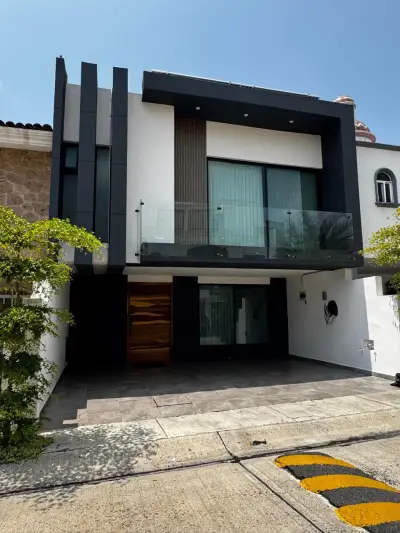 Venta de casa en condominio