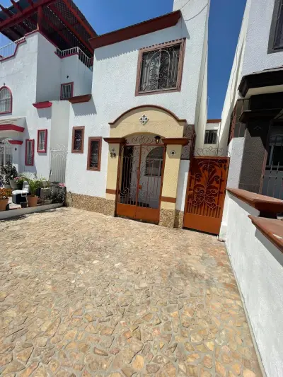 Casa en venta – privada jacarandas, jardines de agua calient