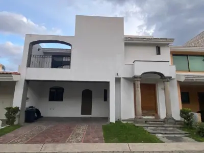 Casa en renta condominio virreyes